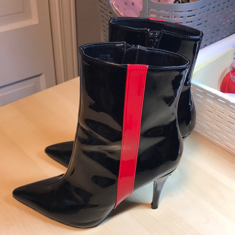 Forever 21 Boots Size 8